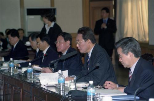 고건 국무총리 세계유니버시아드대회지원 관계장관회의 주재 이미지