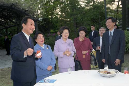 고건 국무총리 시민단체대표자 초청 만찬 간담회 및 기념촬영 이미지