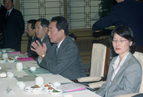 고건 국무총리 부동산가격안정대책 간담회 이미지