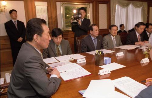 고건 국무총리 호국보훈관계장관회의 주재 이미지