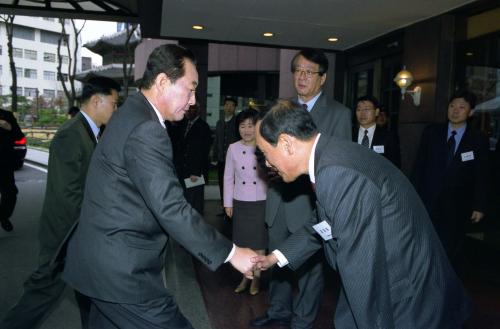 고건 국무총리 국가 이미지제고 심포지엄 개회식 참석 이미지