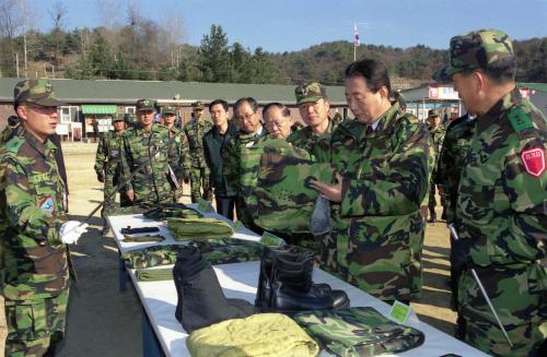 고건 국무총리 국군장병 위문 이미지