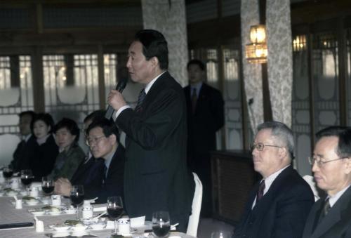 고건 국무총리 정책평가위원 오찬 및 기념촬영 이미지