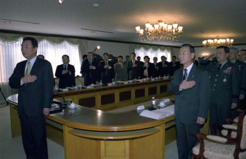 고건 국무총리 국방부 업무보고 청취 이미지