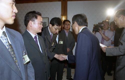 이해찬 국무총리 사회복지전담공무원 대표 초청 오찬 간담회 및 기념촬영 이미지