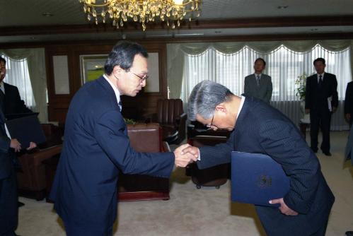 이해찬 국무총리 국무총리비서실 국장급 5명 임명장 수여식 이미지