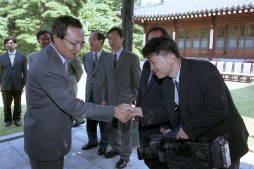 이해찬 국무총리 출입기자단 오찬 간담회 및 기념촬영 이미지