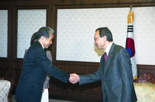 이해찬 국무총리 장바이린(張柏林, Zhang Bailin) 중국 인사부장, 사토 타케오 일본 인사원 총재 접견 이미지