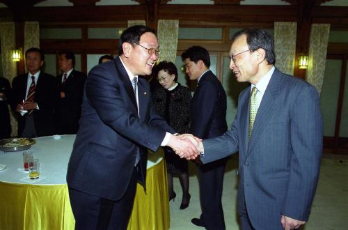 이해찬 국무총리 산업자원위원회, 환경노동위원회 연석 당정 간담회 이미지