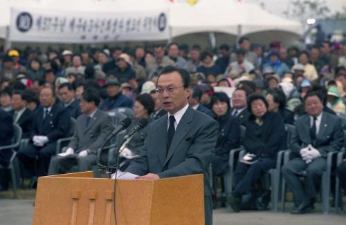 이해찬 국무총리 제57주년 제주 4ㆍ3 사건 희생자 범도민위령제 참석 이미지