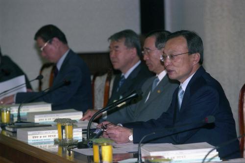 이해찬 국무총리 노근리사건 명예회복위원회 제2차 회의 주재 이미지