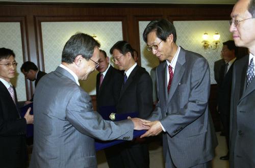 이해찬 국무총리 정책평가원 위촉장 수여식 이미지