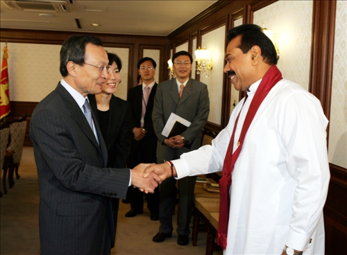 이해찬 국무총리 Mahinda Rajpaksa 스리랑카 총리 면담 이미지