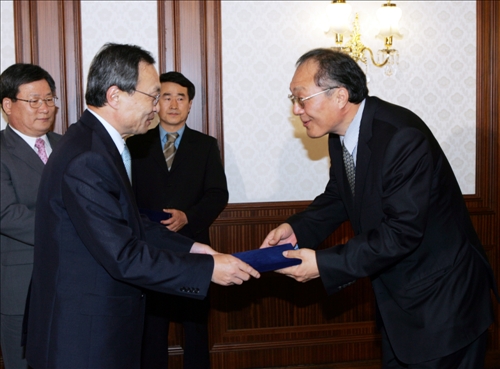 이해찬 국무총리 청소년위원회 위원 위촉장 수여식 이미지