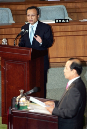 이해찬 국무총리 국회 대정부 질의 답변 이미지