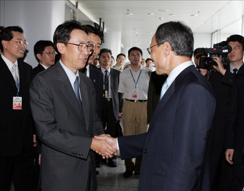 이해찬 국무총리 내외 중국 베이징 도착행사 이미지