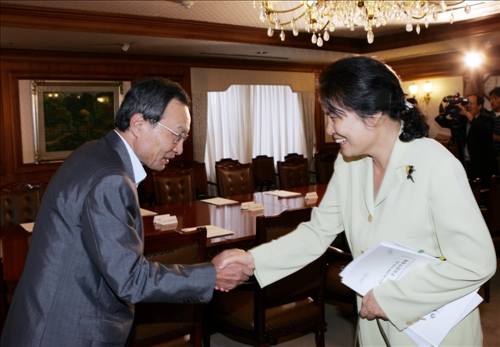 이해찬 국무총리 청소년위원회 보고 이미지