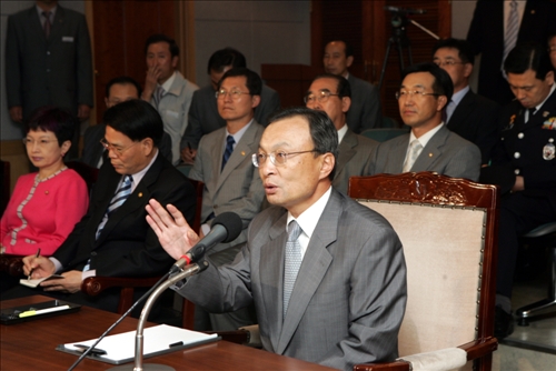 이해찬 국무총리 한국도로공사 교통정보센터 및 고속도로 순찰대 방문 이미지