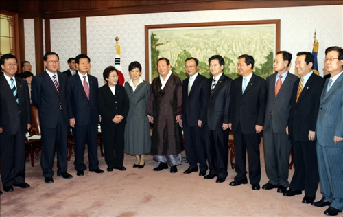 이해찬 국무총리 제4차 6자회담 결과 및 후속대책 각당 대표와 보고회 이미지