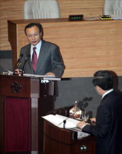 이해찬 국무총리 국회 대정부 질의 답변 이미지