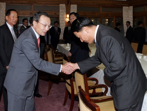 이해찬 국무총리 노동현안 관련 고위당정 간담회 이미지