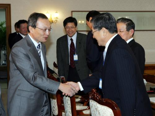 이해찬 국무총리 용산 민족, 역사공원 건립추진위원회 회의 이미지