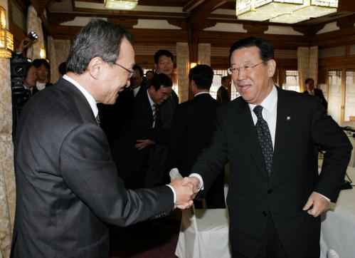 이해찬 국무총리 제1차 일자리만들기 당정공동특별위원회 회의 이미지