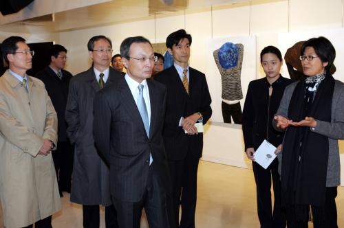 이해찬 국무총리 주불 한국문화원 시찰 이미지