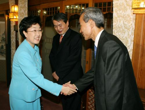 한명숙 국무총리 국정현안 정책조정 회의 이미지