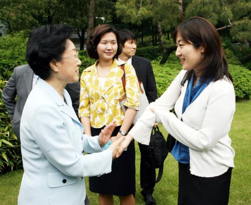 한명숙 국무총리 출입기자단 오찬간담회 이미지