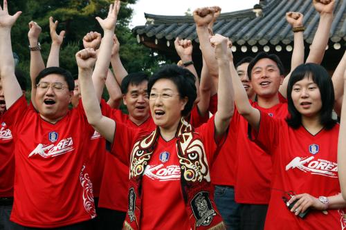 한명숙 국무총리 월드컵축구 한-토고전 영상 메시지 녹화 이미지