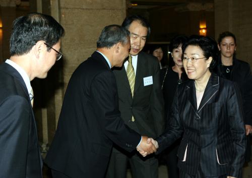 한명숙 국무총리 내외분 재불가리아 한국인 초청 만찬간담회 이미지