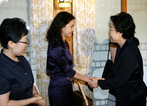 한명숙 국무총리 순직장병 유가족 초청 오찬간담회 이미지