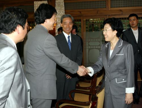 한명숙 국무총리 한.미 FTA 민간 전문가 초청 간담회 이미지