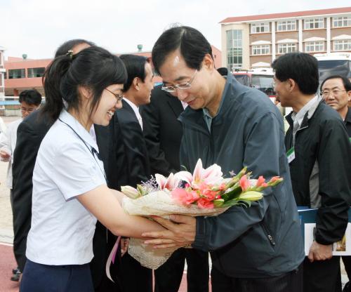 한덕수 국무총리 영동고등학교 방문 이미지