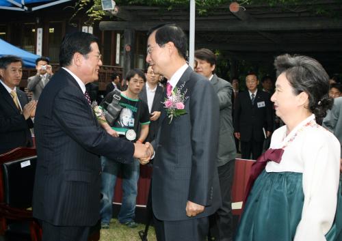 한덕수 총리내외분 가정용 연료전지 시범설치 행사 이미지