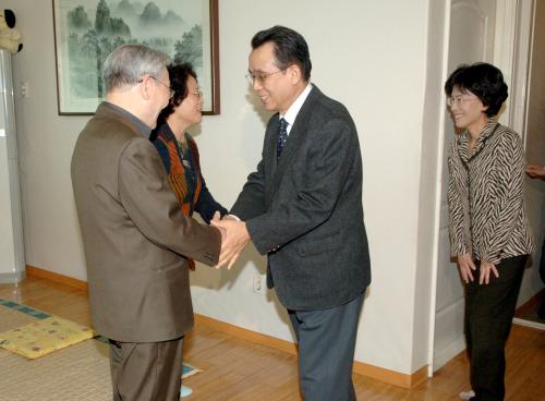 한승수 국무총리 독립유공자 유가족 김달한 가정방문 이미지