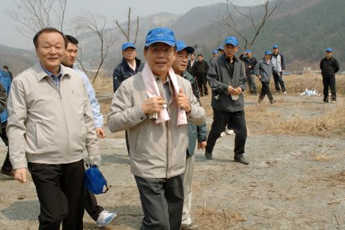 한승수 총리 제63회 식목행사 이미지