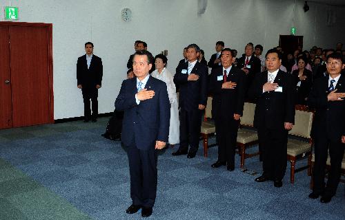 한승수 총리 모범국가유공자 포상식 이미지