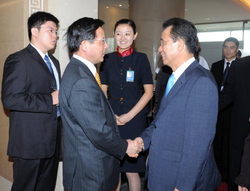 한승수 총리 베이징공항 도착 행사 이미지