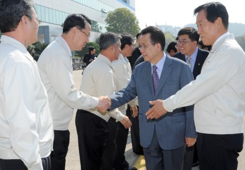 한승수 총리 한국항공우주산업(주)방문 이미지