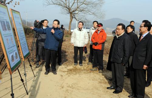 한승수 국무총리 숲 가꾸기 현장 방문 이미지