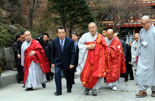 한승수 국무총리 구인사 방문 이미지