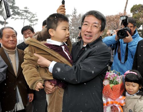 정운찬 총리 사회복지시설 방문 이미지