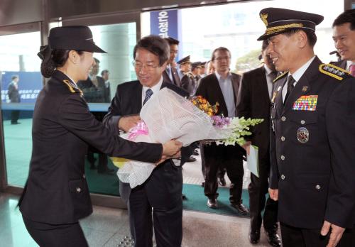 정운찬 총리 제56주년 해양경찰의 날 기념식 이미지