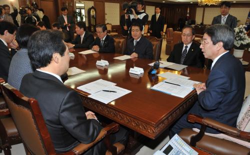 정운찬 총리 구제역방역 관계부처 장관회의 이미지