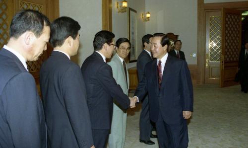 김영삼 대통령 각 부처 신경제 실무 장관 접견 조찬 이미지