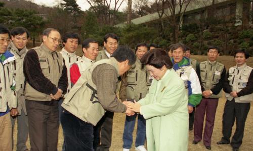 김영삼 대통령 부인 손명순 여사 새집달기 이미지