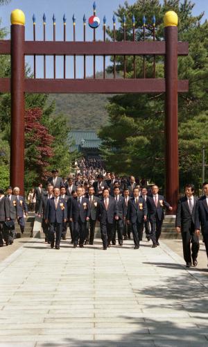 김영삼 대통령 충무공 이순신 장군 탄신기념 다례제 참석 이미지