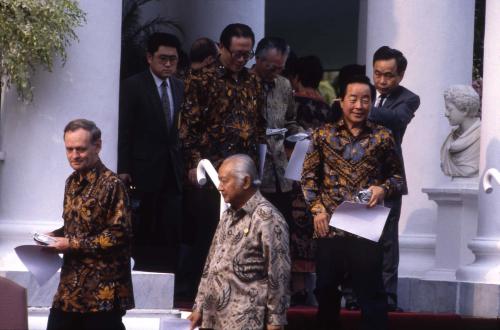 김영삼 대통령 아시아태평양경제협력기구(APEC) 지도자 회의 이미지